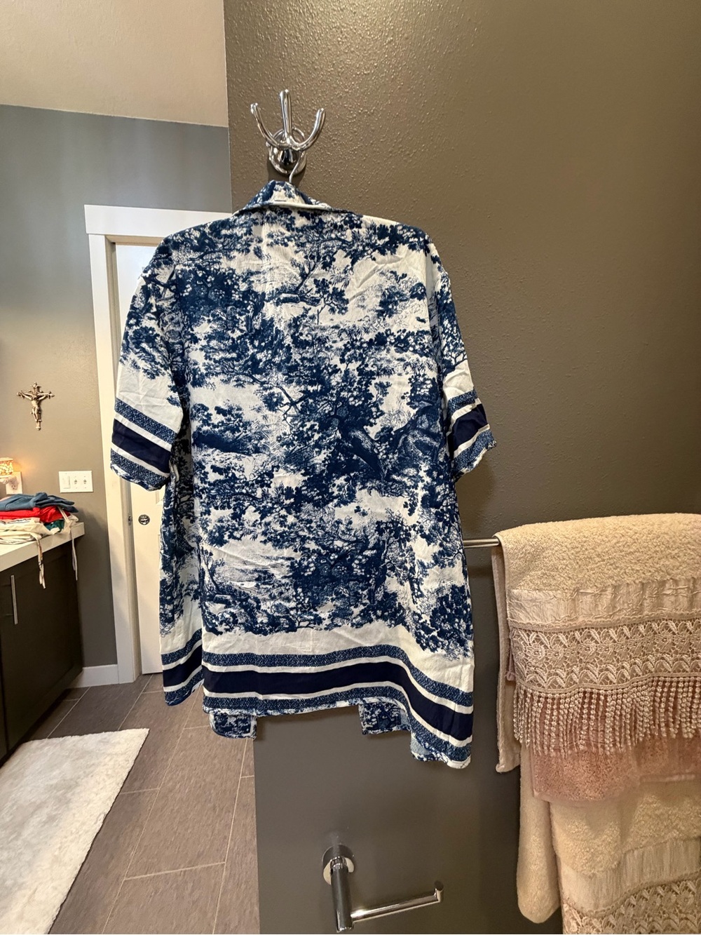 Blue Toile Print Short Sleeve Shirt - Women's Blue Toile Top & Shorts- NWT - Picture 9 of 10